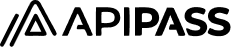 Logotipo da APIPASS com &iacute;cone geom&eacute;trico estilizado &agrave; esquerda e o nome APIPASS em letras mai&uacute;sculas pretas.